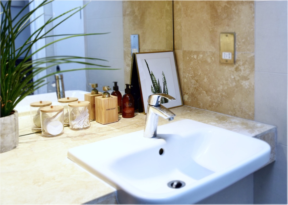 hotels for trans London crossdresser hotels London draag queens hotel