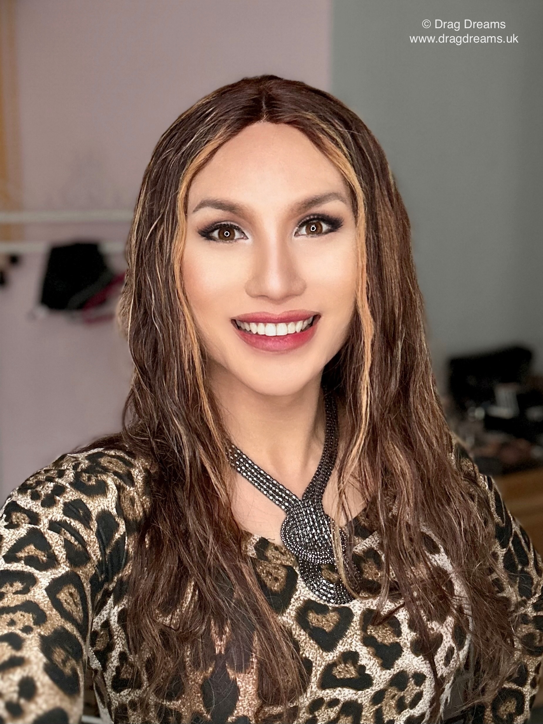 trans-makeup-London-transgender-makeup-artists-Lomdon